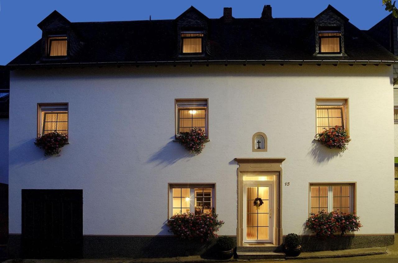 Weingut & Gaestehaus Edwin Hoffmann Trittenheim Dış mekan fotoğraf